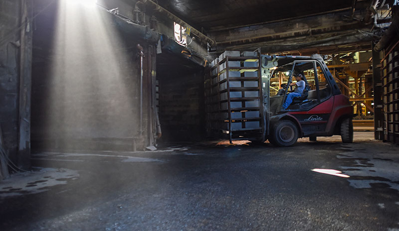 Tough job: “We put our forklift trucks through so much” (photo)
