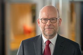 Gordon Riske, Vorsitzender des Vorstands der KION GROUP AG (Portr&auml;t)